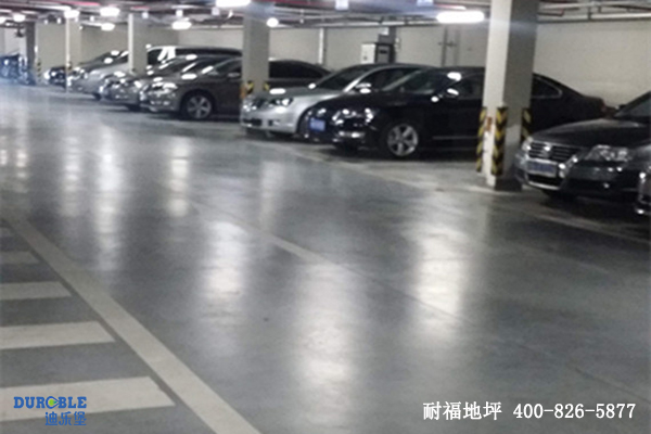 停車場地面