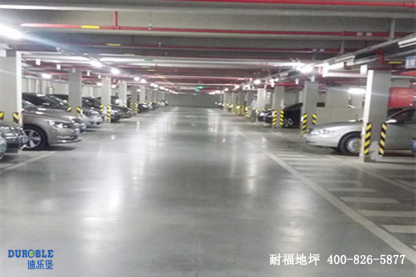 停車場地面