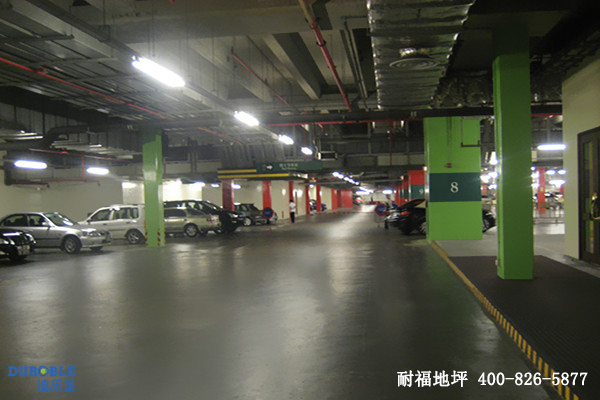 停車場地面
